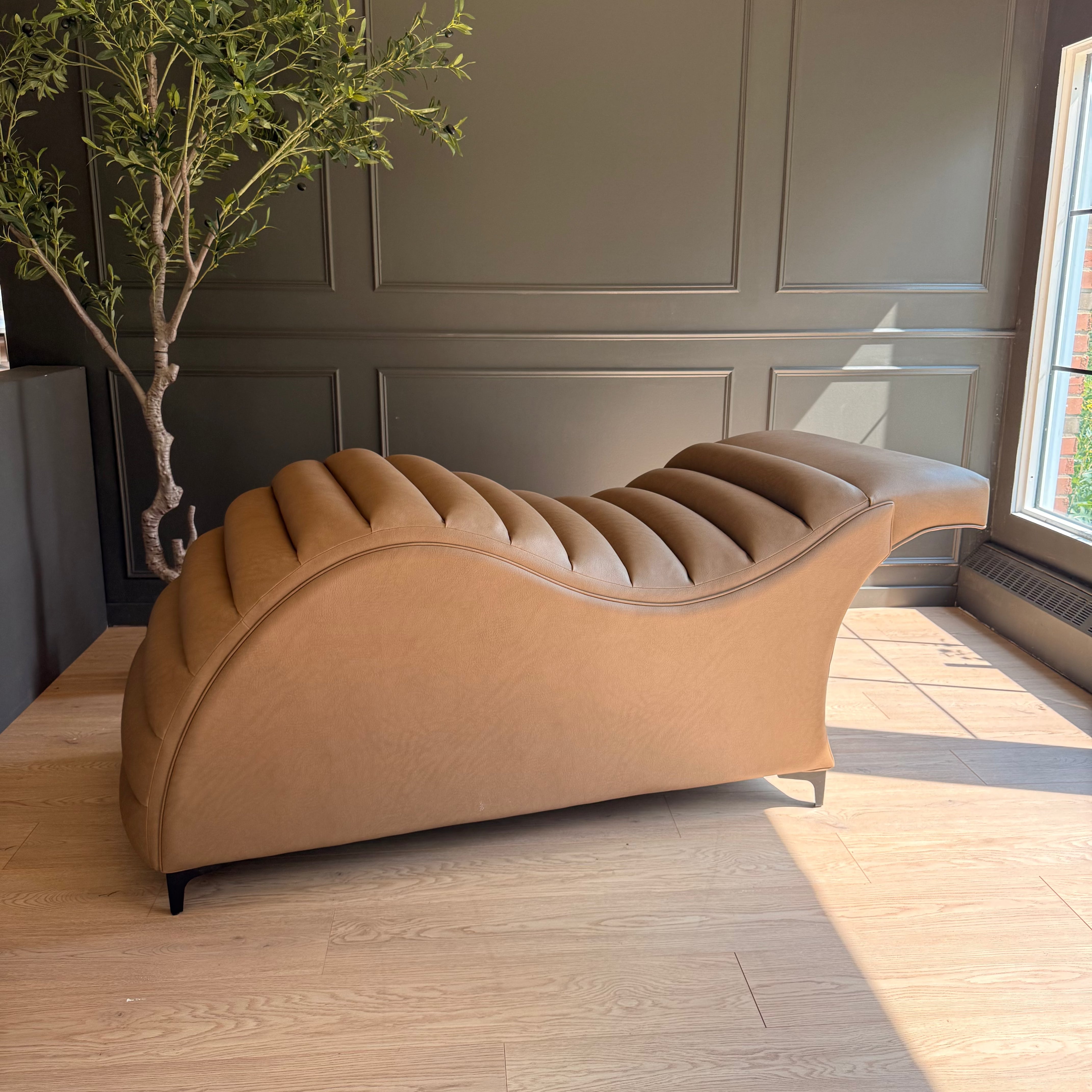Ready to Ship - Edda Cloud® Ergonomic Salon Bed - Shade Cappuccino