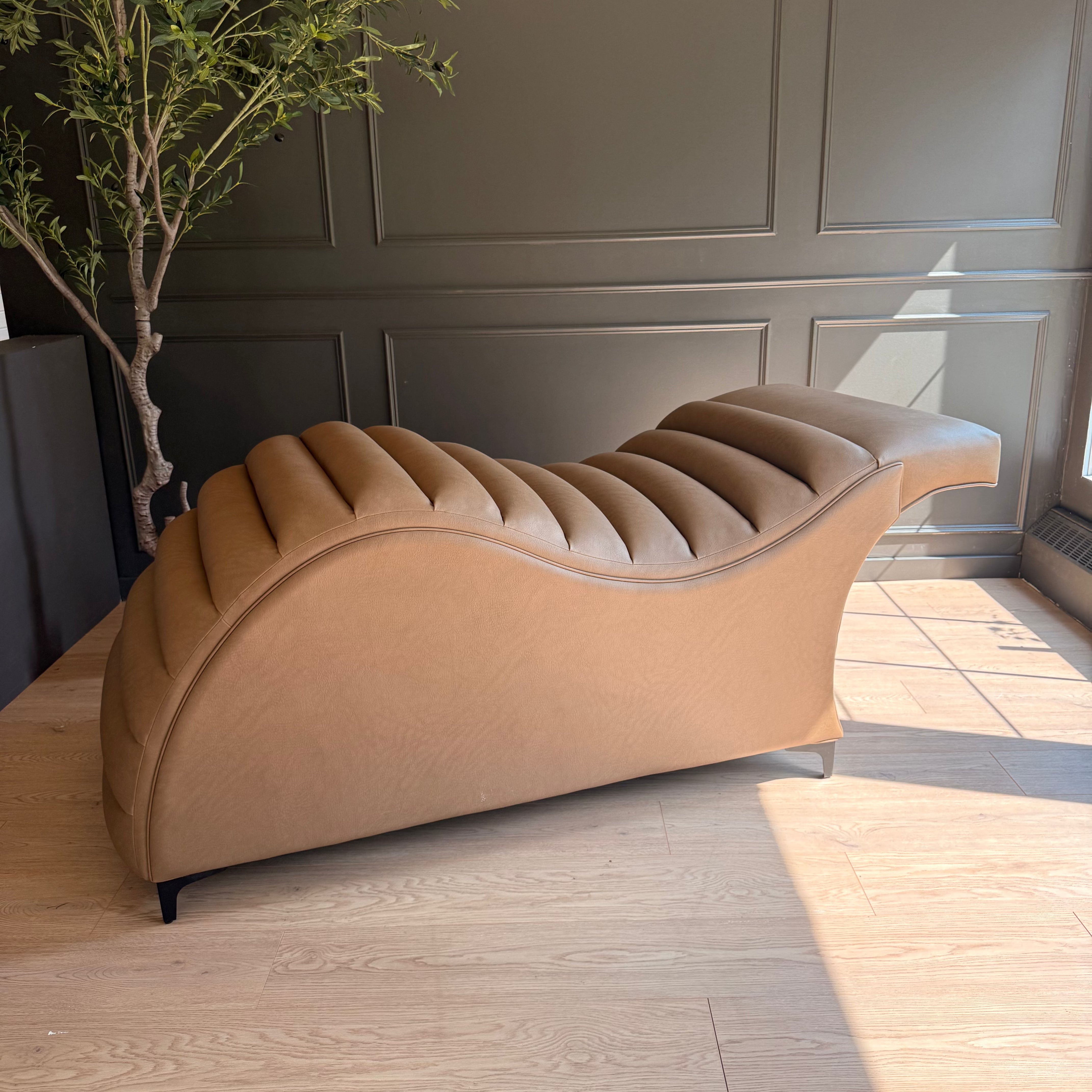 Ready to Ship - Edda Cloud® Ergonomic Salon Bed - Shade Cappuccino