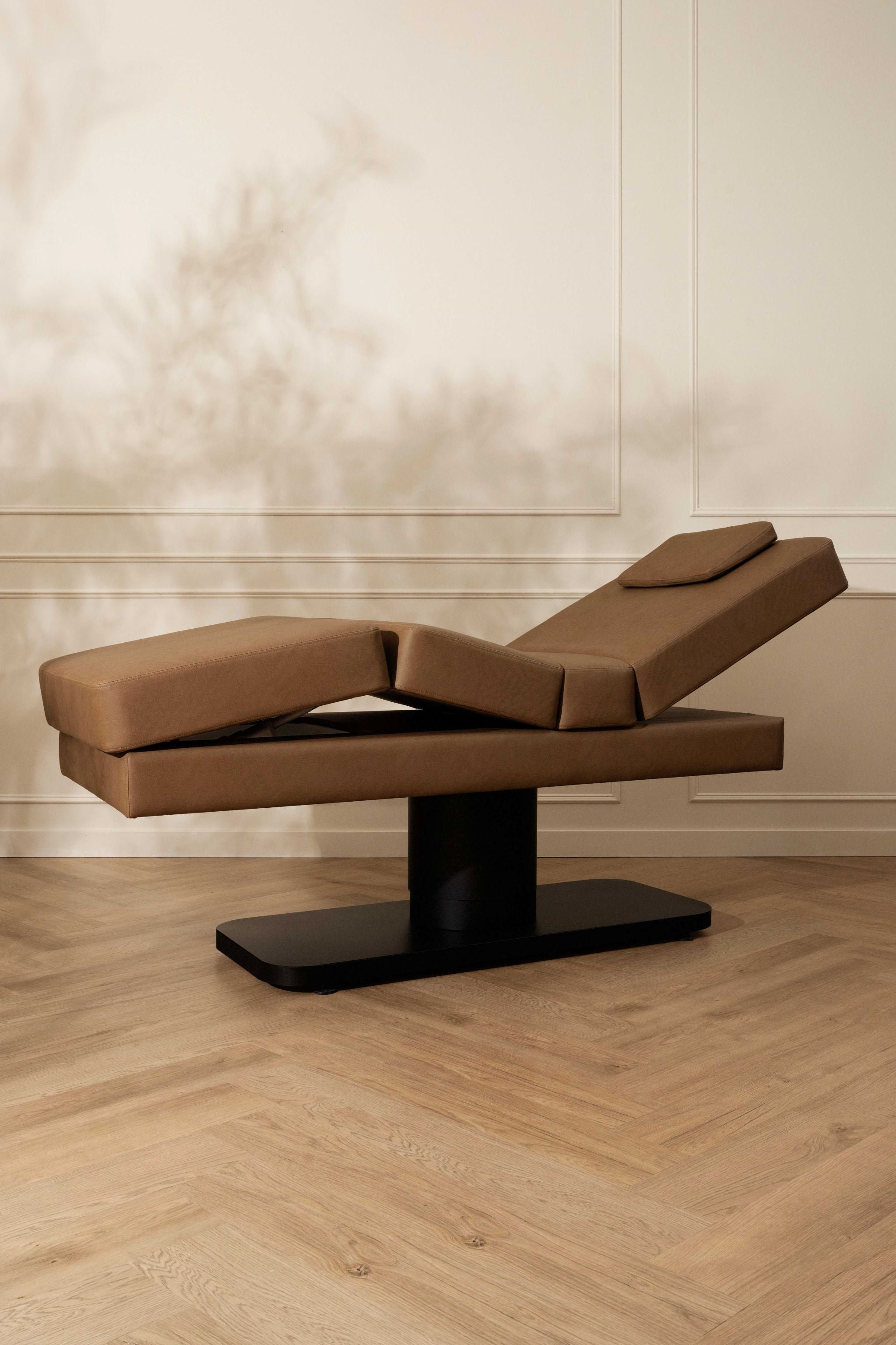 Oxford Electric Salon Spa Bed for Lash Artists and Brow Artists